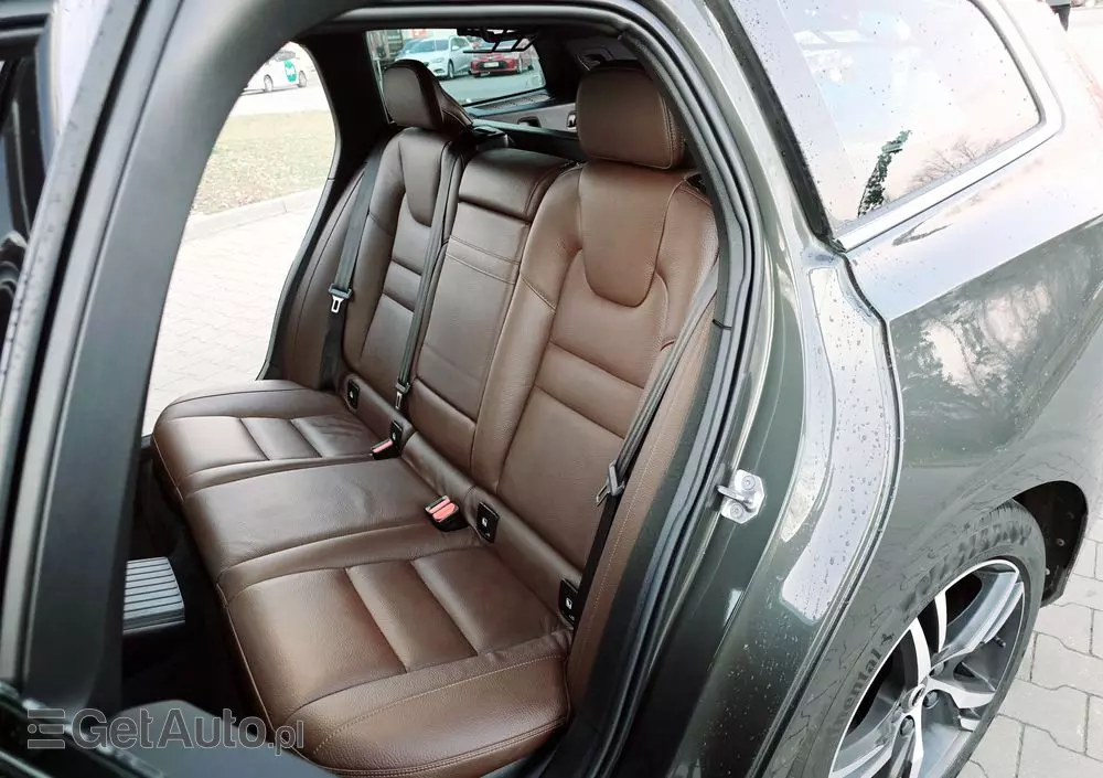 VOLVO V60 T6 AWD Plug-In Hybrid Inscription