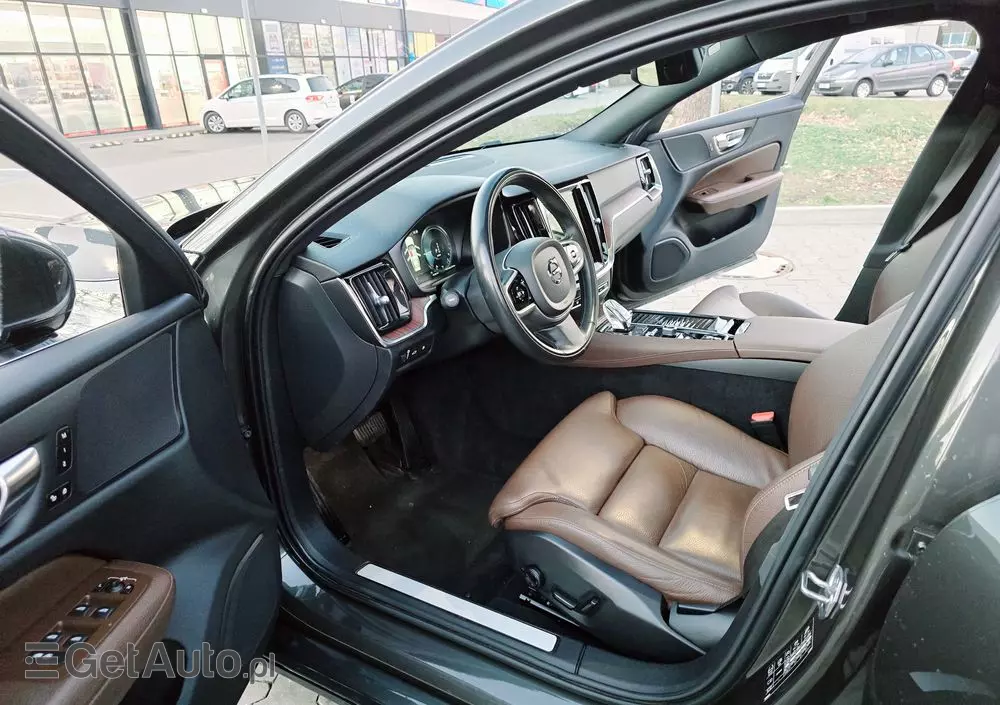 VOLVO V60 T6 AWD Plug-In Hybrid Inscription