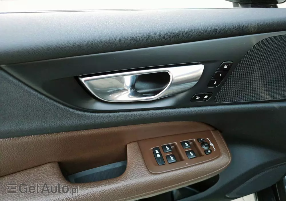 VOLVO V60 T6 AWD Plug-In Hybrid Inscription