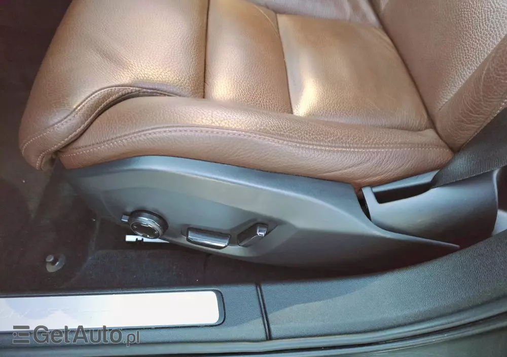 VOLVO V60 T6 AWD Plug-In Hybrid Inscription