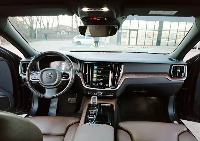 VOLVO V60 T6 AWD Plug-In Hybrid Inscription