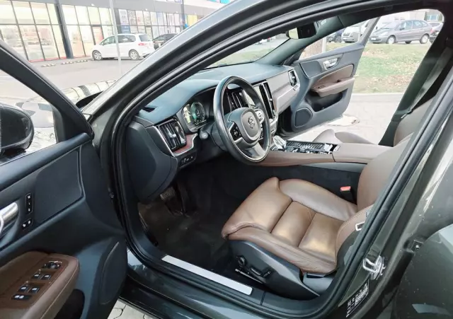 VOLVO V60 T6 AWD Plug-In Hybrid Inscription