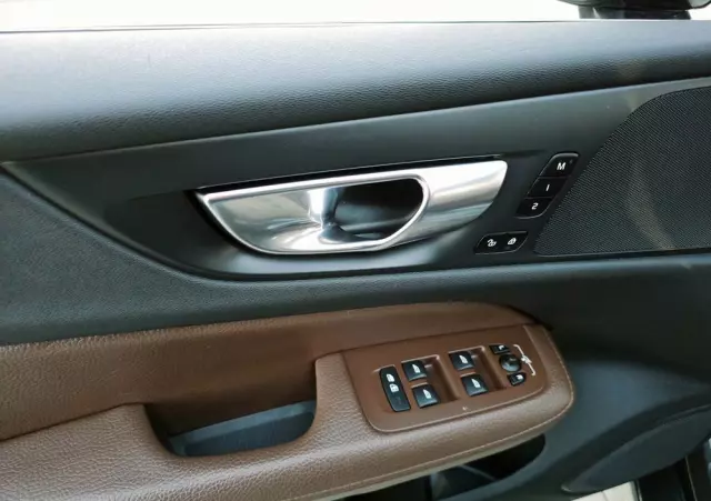 VOLVO V60 T6 AWD Plug-In Hybrid Inscription