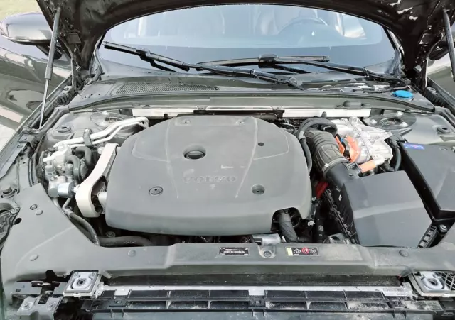 VOLVO V60 T6 AWD Plug-In Hybrid Inscription