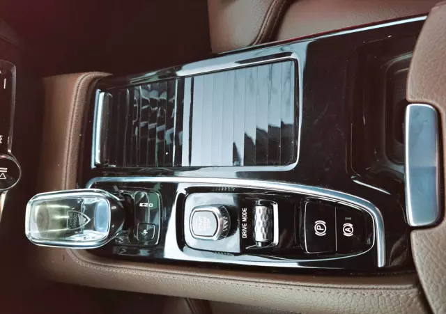 VOLVO V60 T6 AWD Plug-In Hybrid Inscription