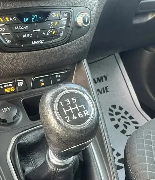 FORD Tourneo Courier 