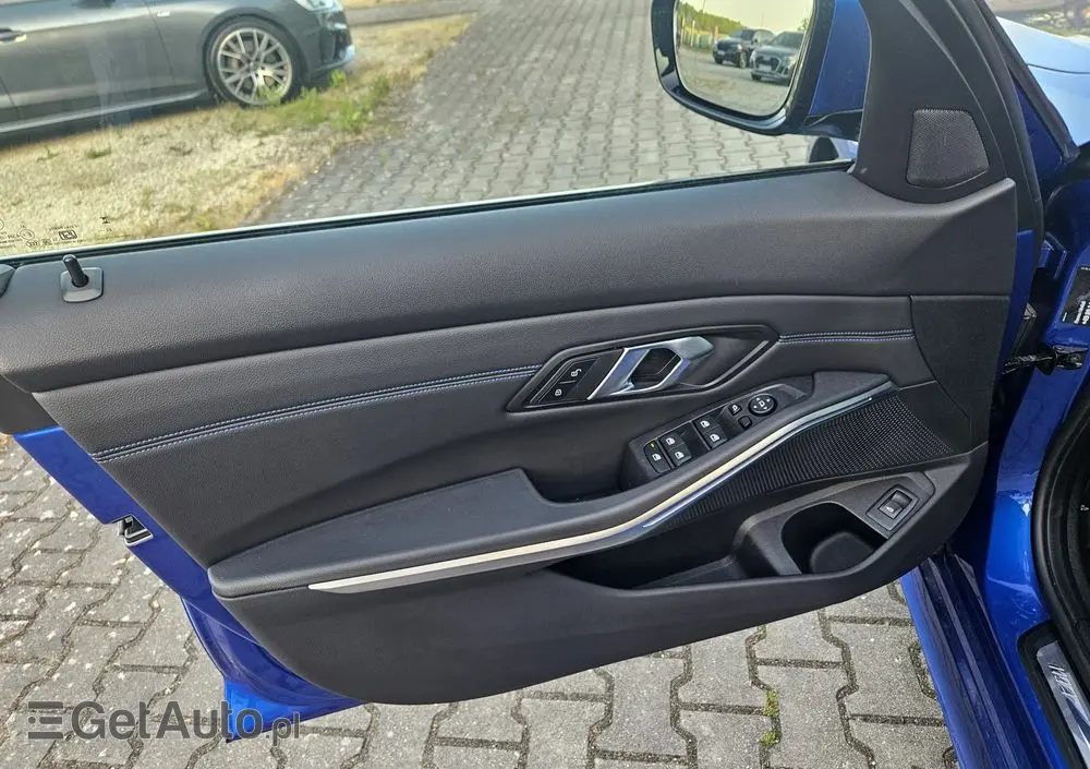 BMW Seria 3 320d xDrive M Sport Shadow