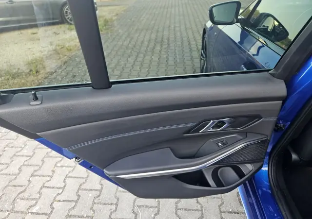 BMW Seria 3 320d xDrive M Sport Shadow