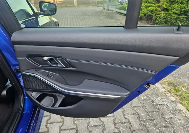 BMW Seria 3 320d xDrive M Sport Shadow