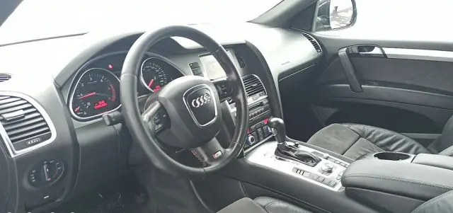 AUDI Q7 3.0 TDI Quattro Tiptronic