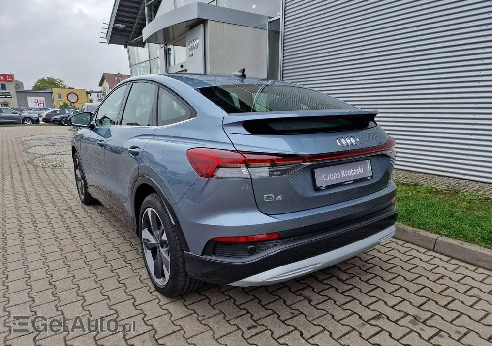 AUDI Q4 Sportback e-tron 