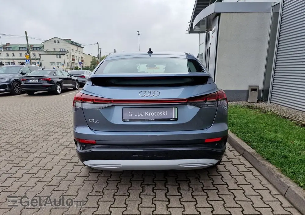 AUDI Q4 Sportback e-tron 