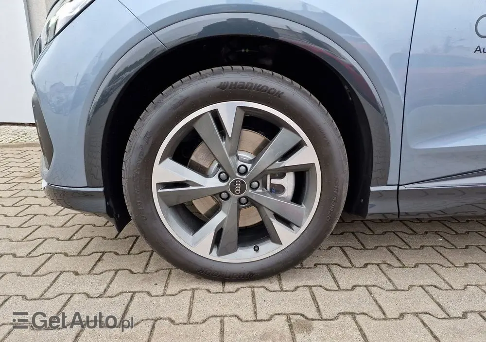 AUDI Q4 Sportback e-tron 