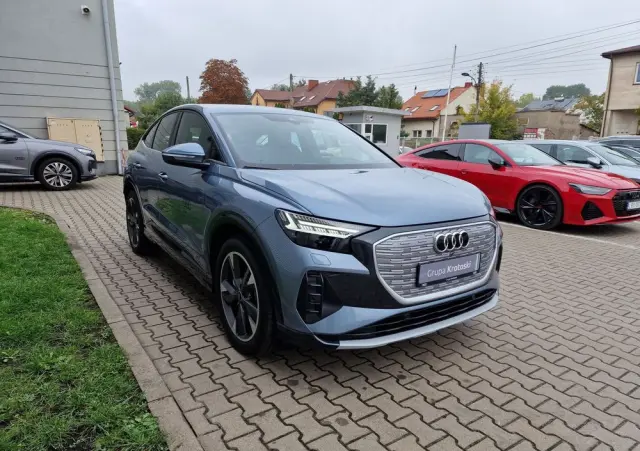 AUDI Q4 Sportback e-tron 