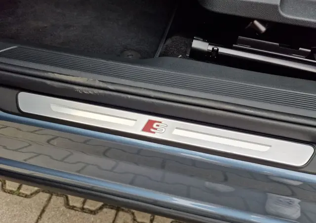 AUDI Q4 Sportback e-tron 