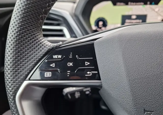 AUDI Q4 Sportback e-tron 