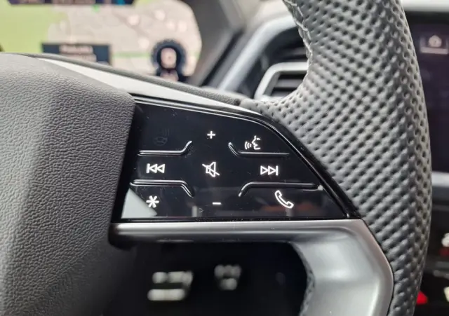 AUDI Q4 Sportback e-tron 