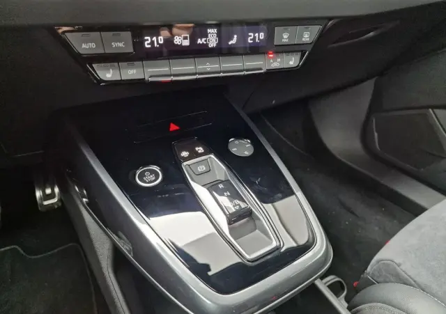 AUDI Q4 Sportback e-tron 