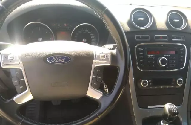 FORD Mondeo Titanium