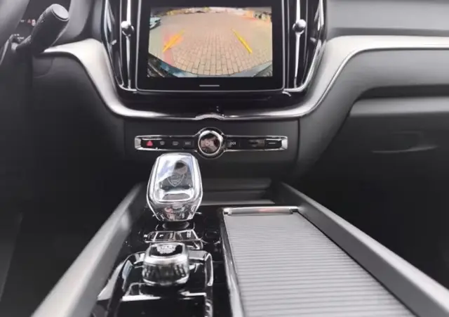 VOLVO XC 60 B5 B AWD Plus Black Edition