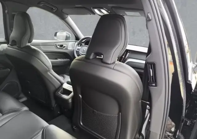 VOLVO XC 60 B5 B AWD Plus Black Edition