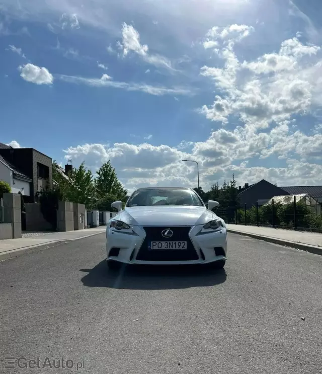 LEXUS IS 