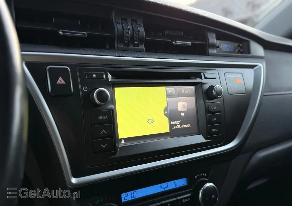 TOYOTA Auris 