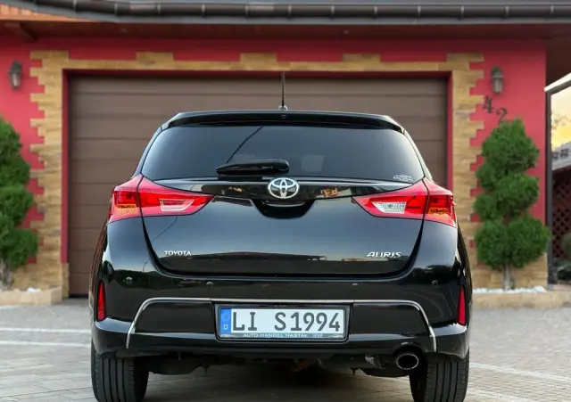 TOYOTA Auris 