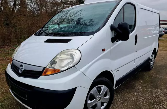 OPEL Vivaro 