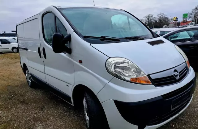OPEL Vivaro 