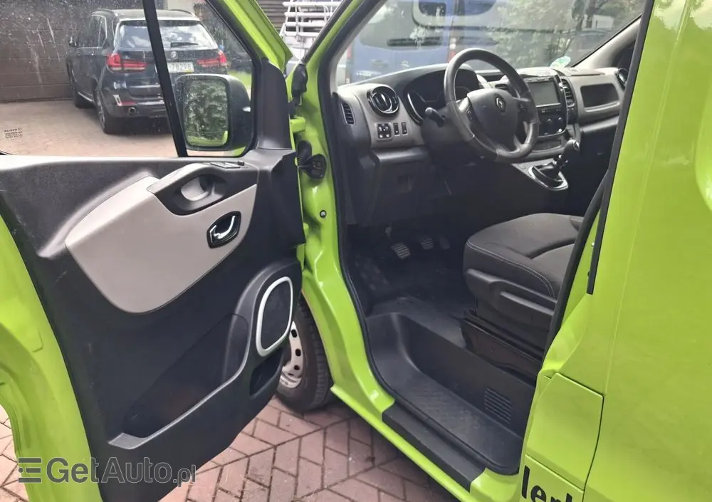 RENAULT Trafic 