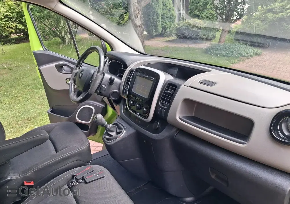 RENAULT Trafic 