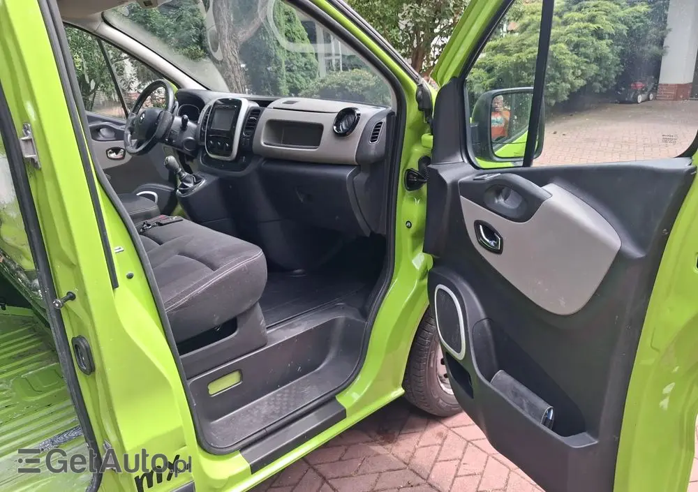 RENAULT Trafic 