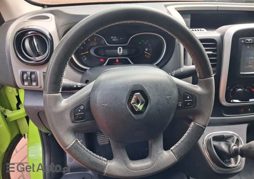 RENAULT Trafic 