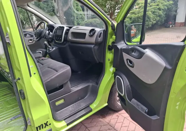 RENAULT Trafic 
