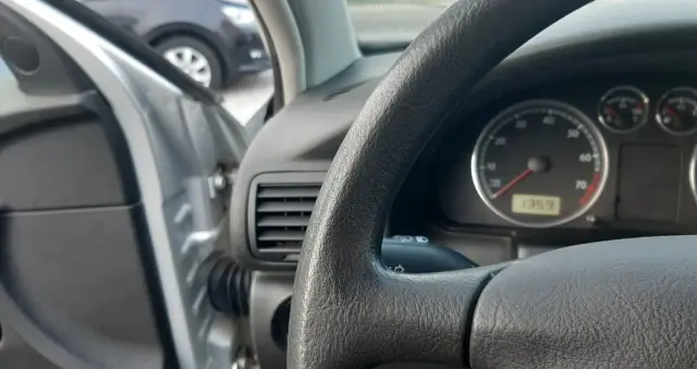 VOLKSWAGEN Passat 2.0