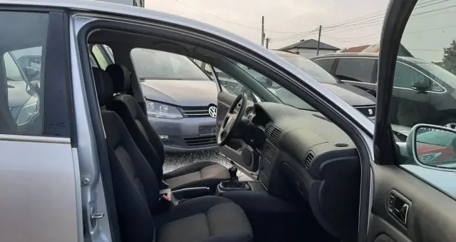 VOLKSWAGEN Passat 2.0