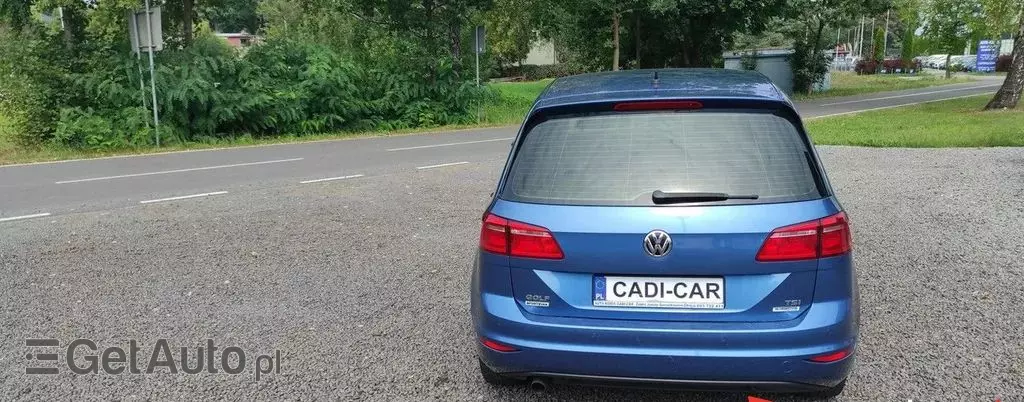 VOLKSWAGEN Golf Sportsvan 