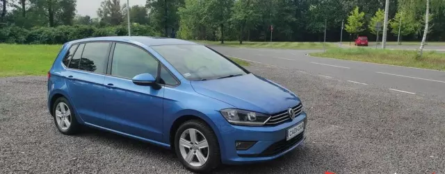 VOLKSWAGEN Golf Sportsvan 