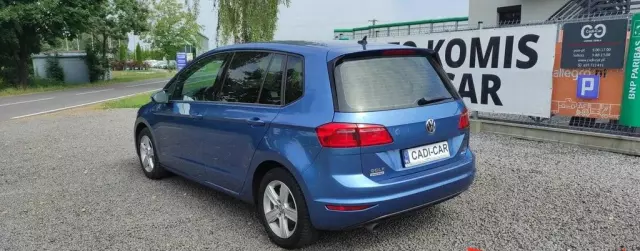VOLKSWAGEN Golf Sportsvan 