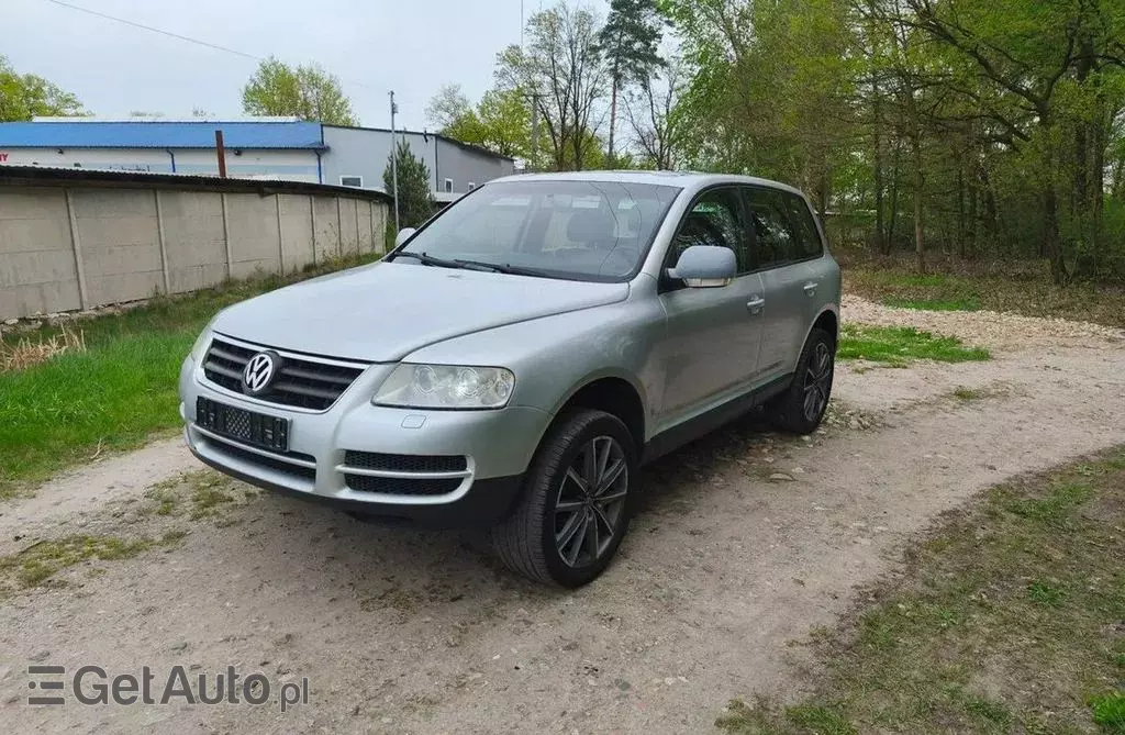 VOLKSWAGEN Touareg 
