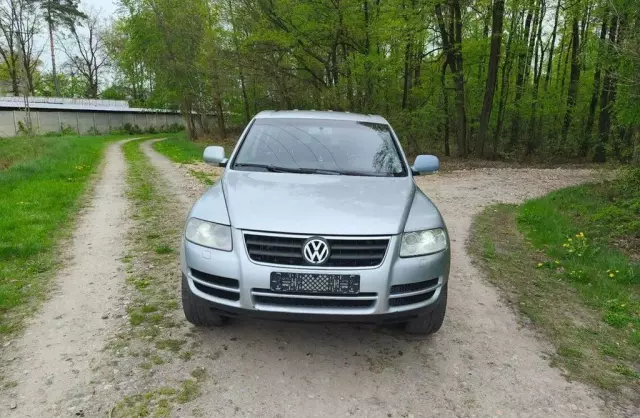 VOLKSWAGEN Touareg 