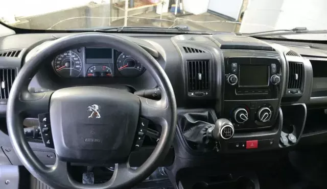 PEUGEOT Boxer 