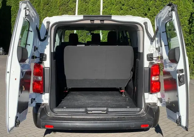 PEUGEOT Traveller 1.5 BlueHDi Long Business