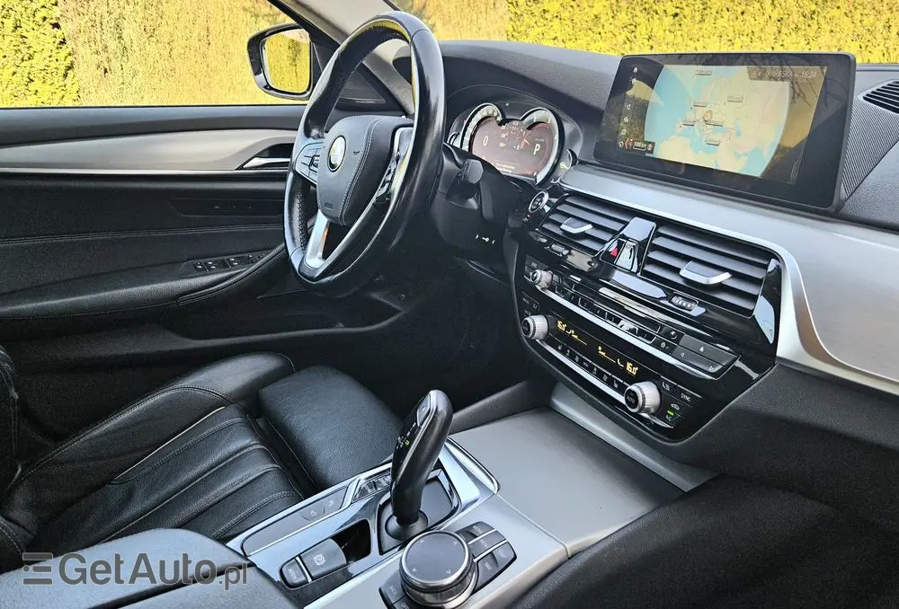 BMW Seria 5 530d xDrive Sport Line sport