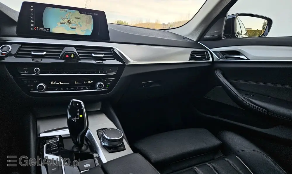 BMW Seria 5 530d xDrive Sport Line sport