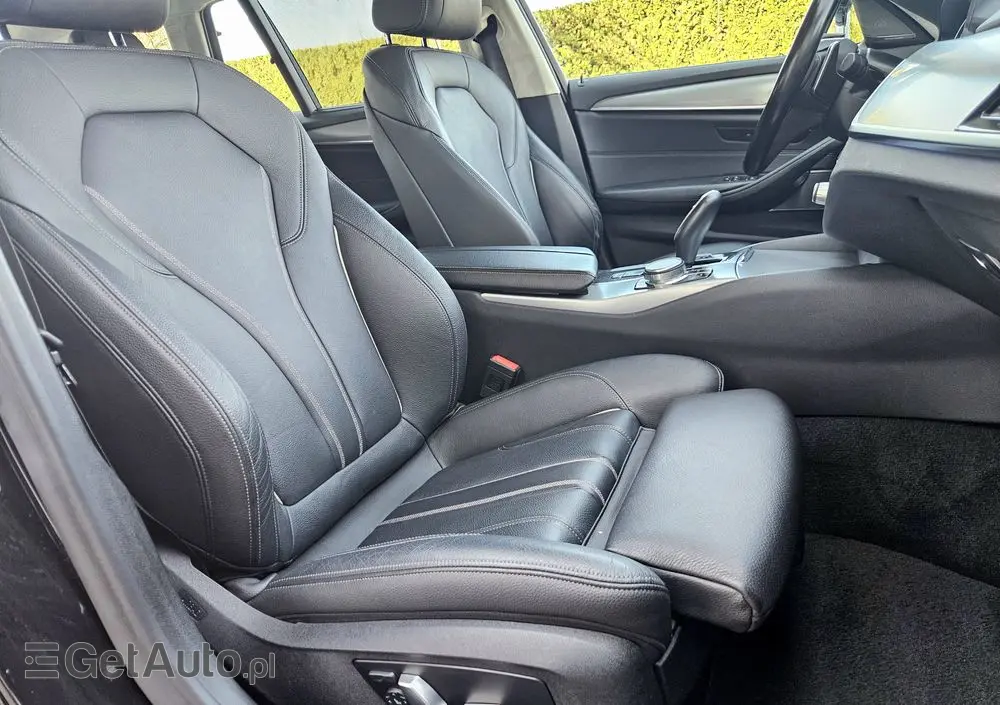 BMW Seria 5 530d xDrive Sport Line sport