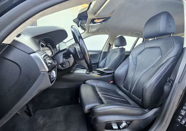 BMW Seria 5 530d xDrive Sport Line sport