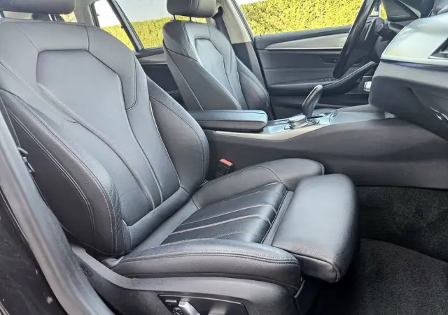 BMW Seria 5 530d xDrive Sport Line sport