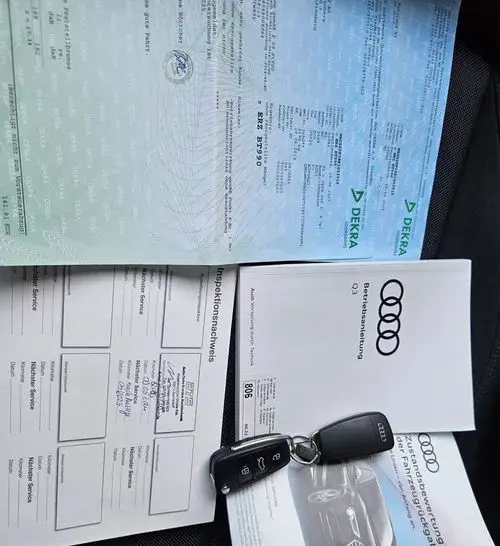 AUDI Q3 